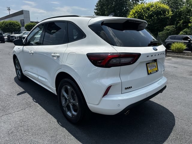 Certified 2023 Ford Escape ST-Line w/ Tech Pack #1 AWD/4WD image 7