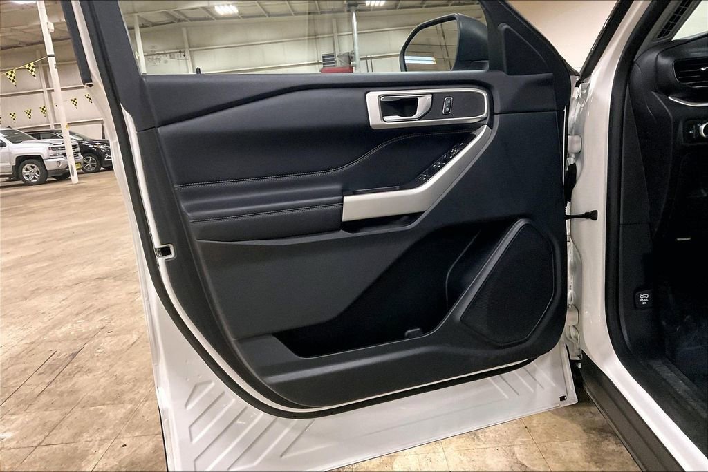 Certified 2020 Ford Explorer XLT w/ Equipment Group 202A AWD/4WD image 22