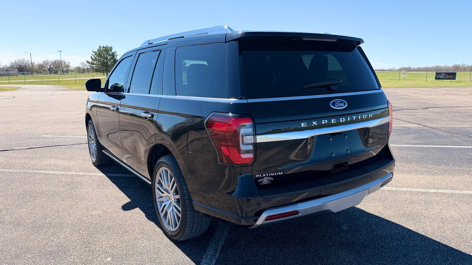 Certified 2022 Ford Expedition Platinum AWD/4WD image 3