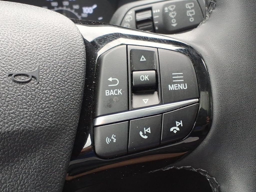 Certified 2022 Ford Escape SEL AWD/4WD image 9