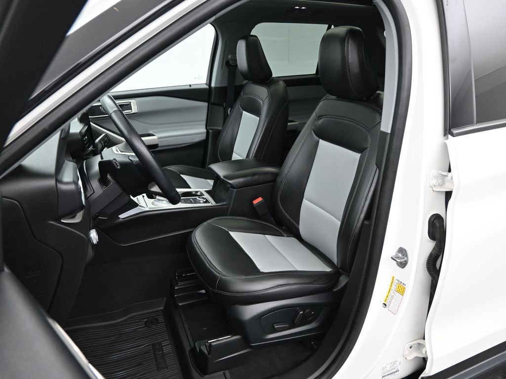 Certified 2023 Ford Explorer XLT w/ Equipment Group 202A image 38