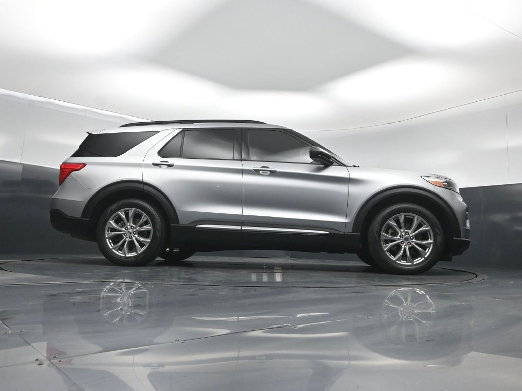Certified 2021 Ford Explorer XLT w/ Equipment Group 202A RWD image 42
