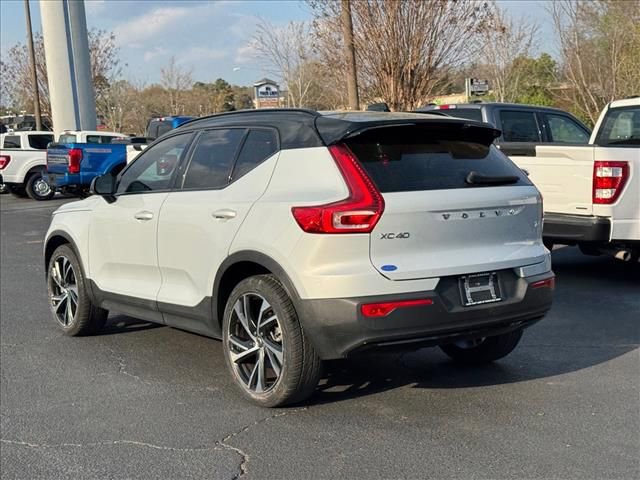 Used 2022 Volvo XC40 T4 R-Design w/ Protection Package Premier FWD image 6