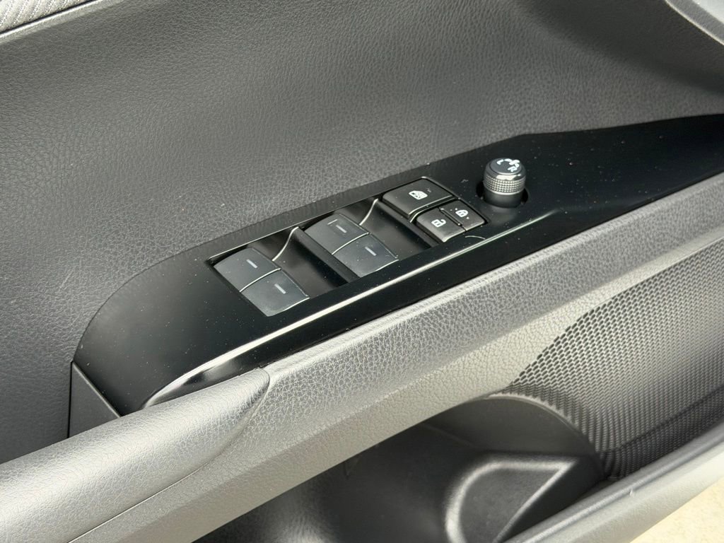Used 2025 Toyota Camry SE w/ Convenience Package FWD image 19