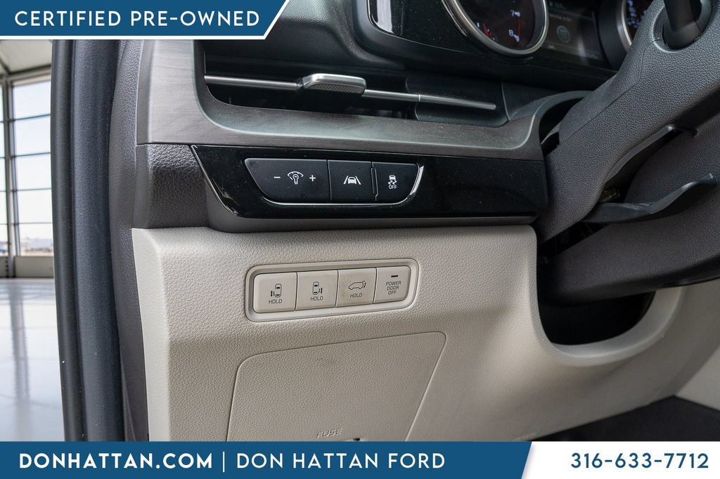Used 2022 Kia Carnival SX FWD image 17