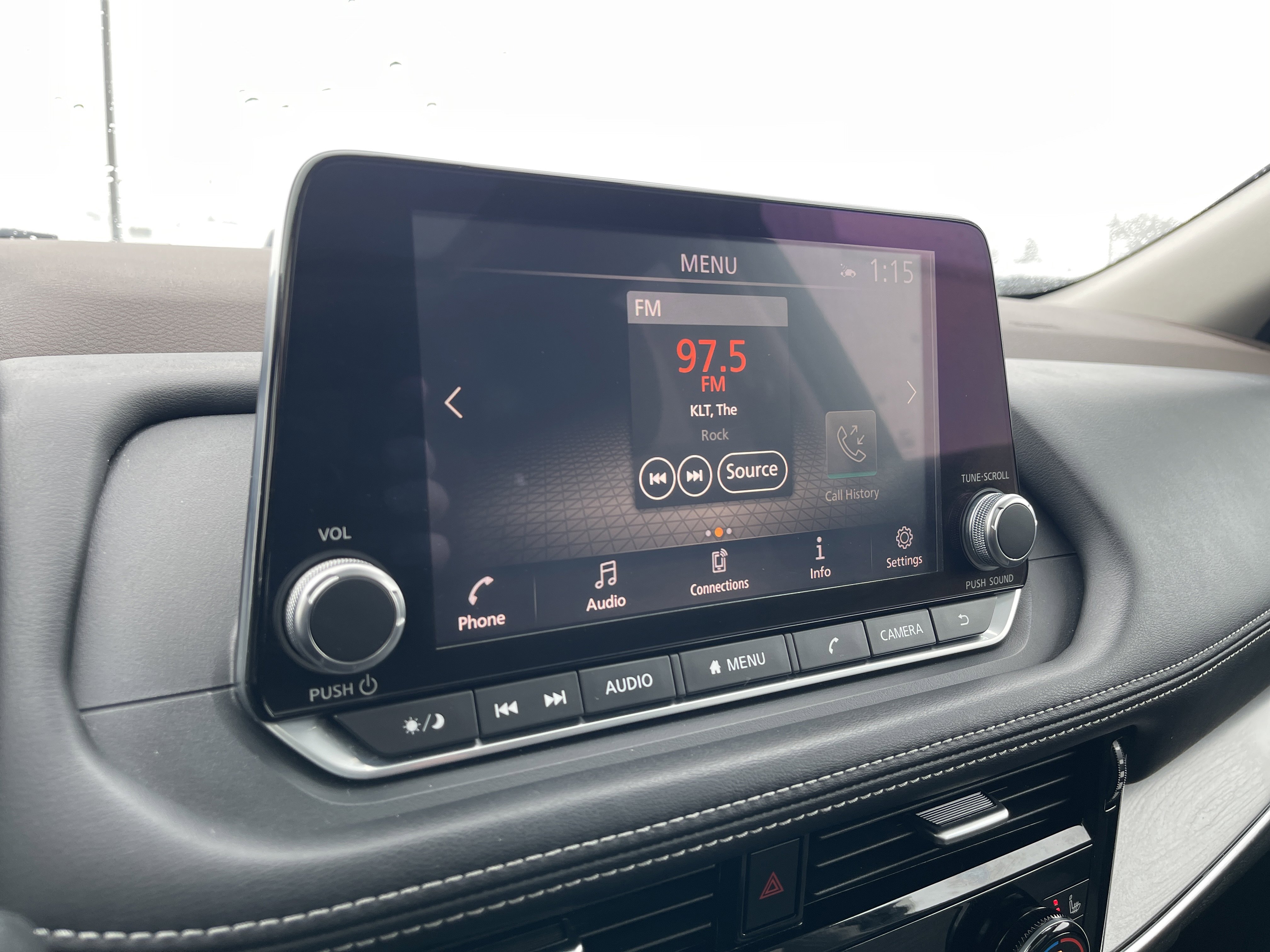 Used 2021 Nissan Rogue SV image 19