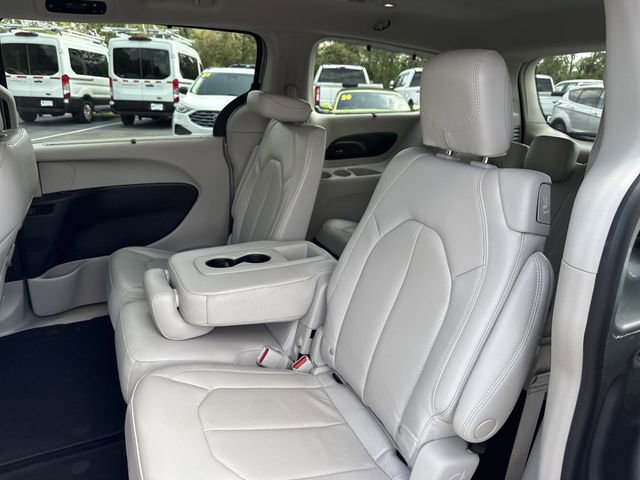 Used 2021 Chrysler Pacifica Touring-L w/ Premium & Safety Sphere Group image 31