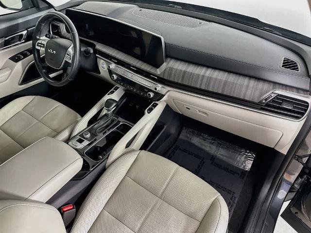 Used 2024 Kia Telluride EX w/ EX Captain's Chair Package FWD image 34