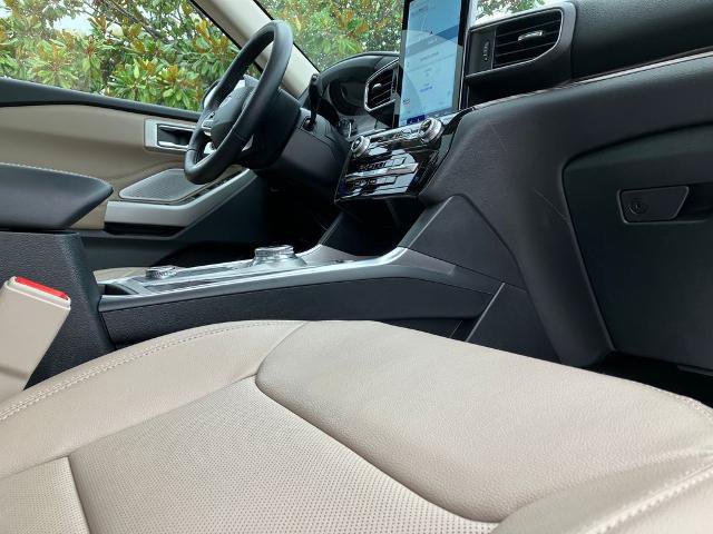 Certified 2024 Ford Explorer Limited w/ Limited Technology Package AWD/4WD image 27