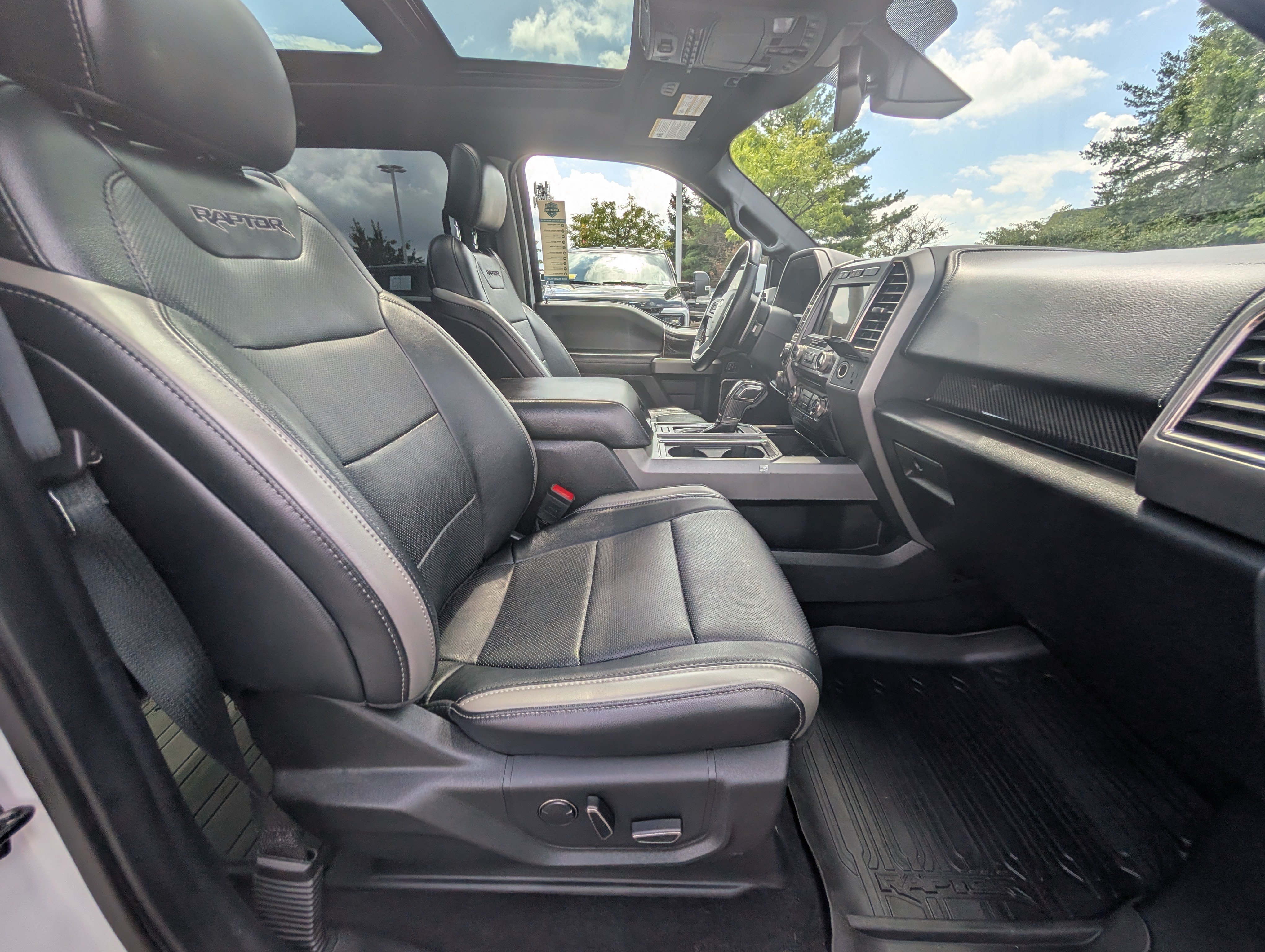 Certified 2018 Ford F150 Raptor w/ Equipment Group 802A Luxury AWD/4WD image 10