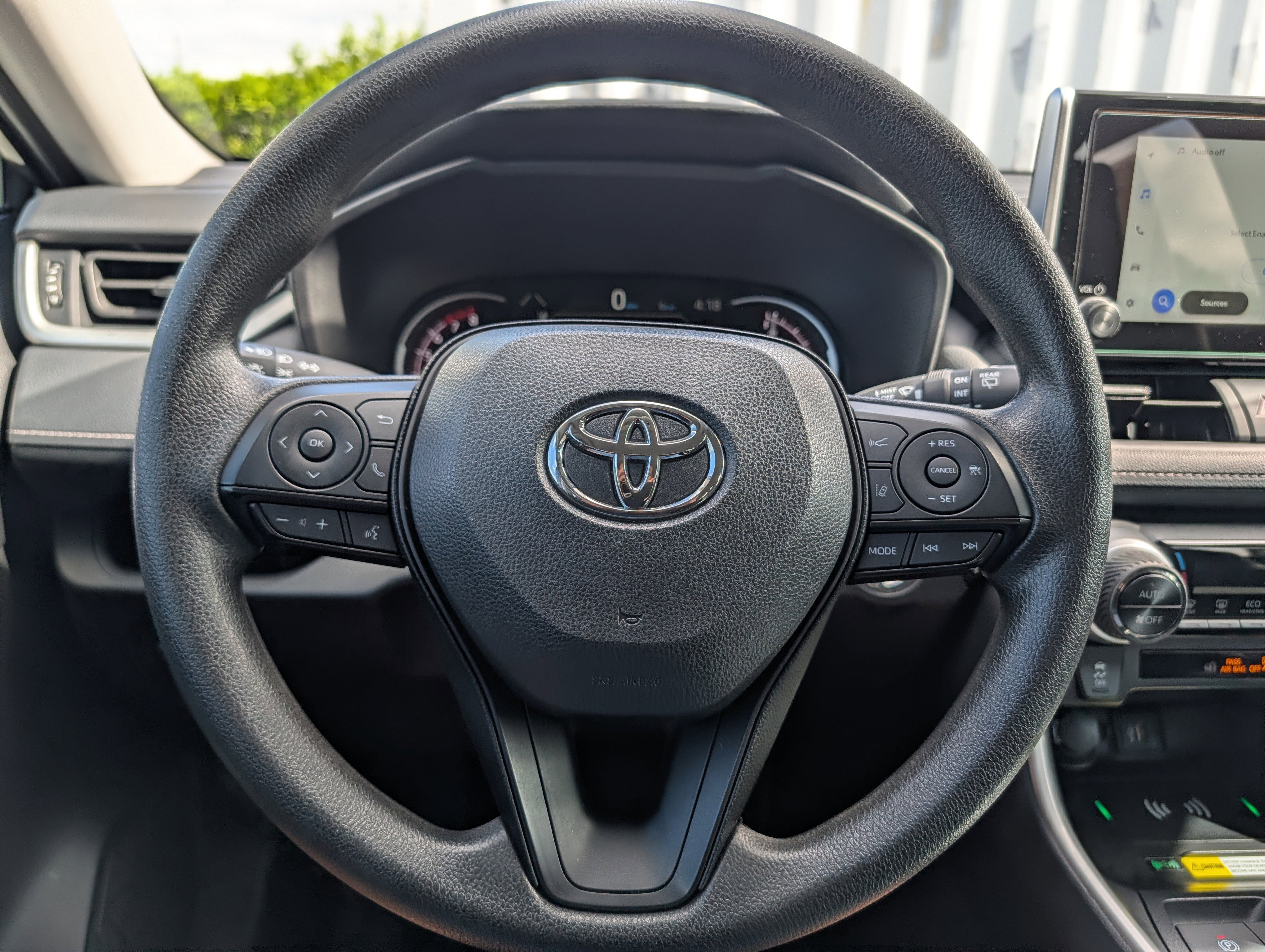 Used 2025 Toyota RAV4 XLE image 26
