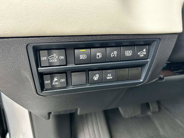 Used 2024 Toyota Tundra Capstone AWD/4WD image 30