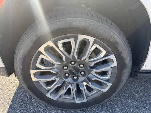 Used 2023 GMC Yukon Denali Ultimate image 6