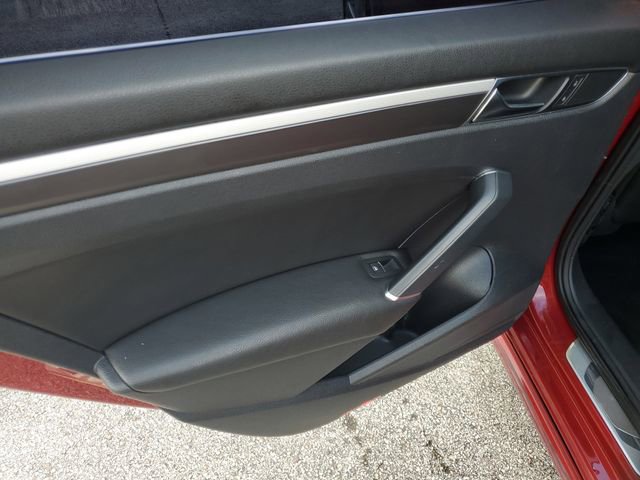 Used 2017 Volkswagen Passat 1.8T R-Line image 14