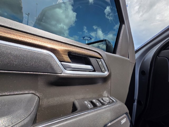 Used 2025 Chevrolet Silverado 1500 LT Trail Boss w/ LT Trail Boss Premium Package AWD/4WD image 10
