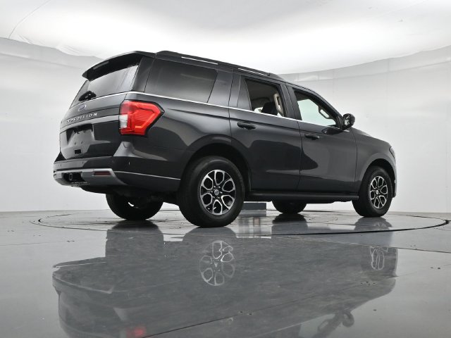 Certified 2024 Ford Expedition XLT RWD image 35