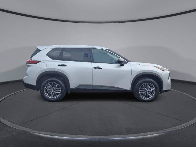 Used 2024 Nissan Rogue S FWD image 9