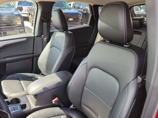 Certified 2025 Ford Escape Platinum AWD/4WD image 5