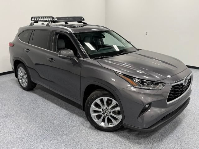 Used 2023 Toyota Highlander Limited AWD/4WD image 43