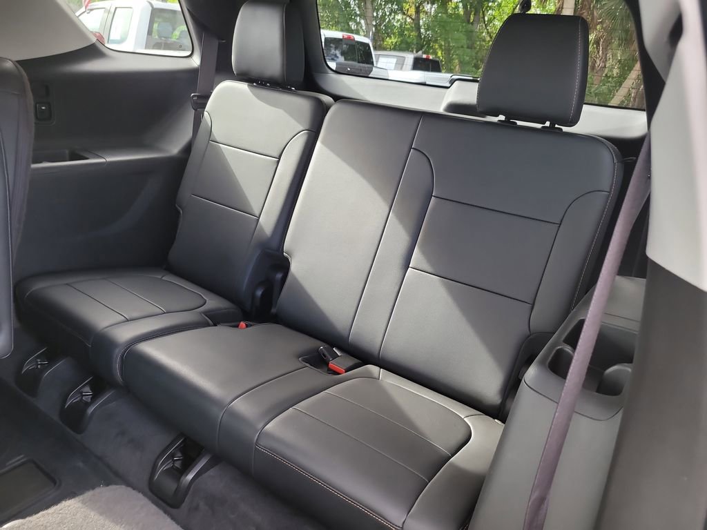 Used 2019 Chevrolet Traverse LT FWD image 13