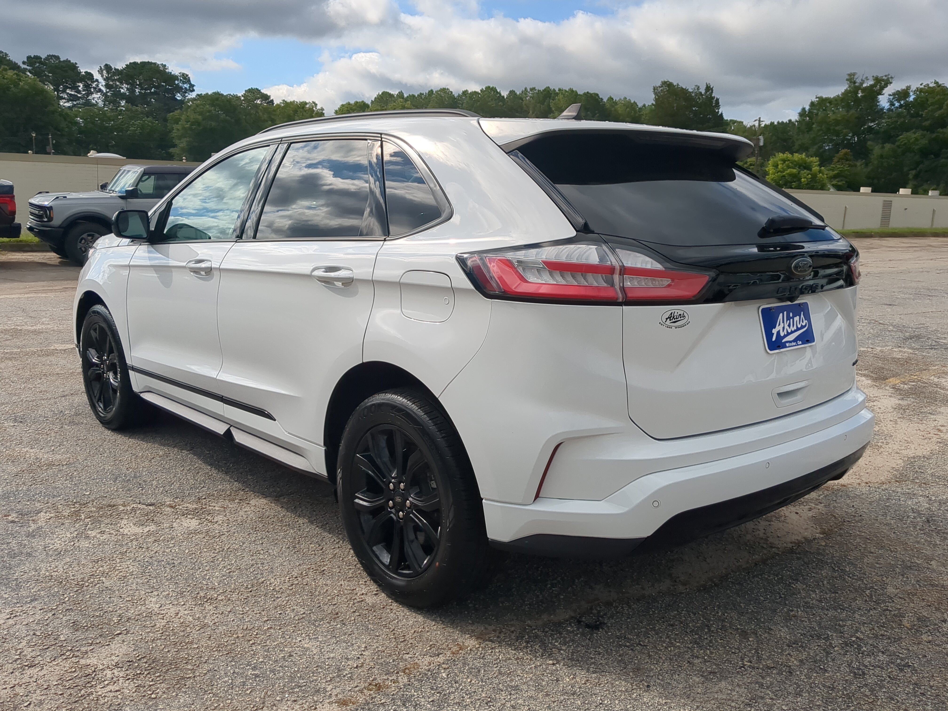 Certified 2024 Ford Edge SE w/ Black Appearance Package AWD/4WD image 5