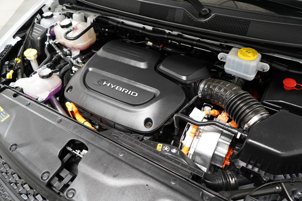 Used 2023 Chrysler Pacifica Limited w/ S Appearance Package FWD image 34
