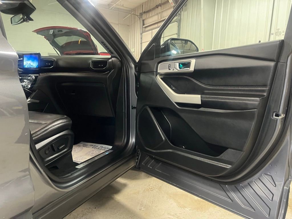 Certified 2021 Ford Explorer Limited w/ Equipment Group 301A image 36