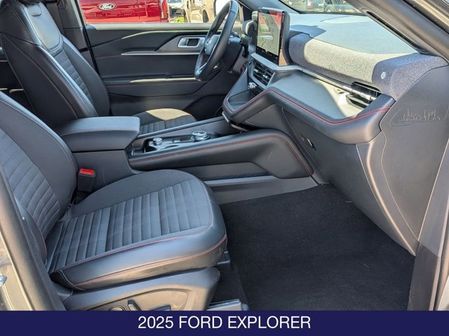 Certified 2025 Ford Explorer ST-Line w/ ST-Line Street Pack AWD/4WD image 26