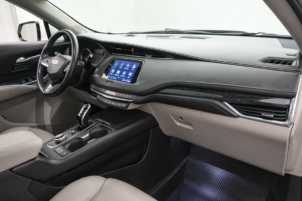 Used 2023 Cadillac XT4 Premium Luxury FWD image 23