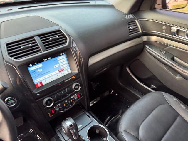 Certified 2018 Ford Explorer XLT w/ Equipment Group 202A AWD/4WD image 26
