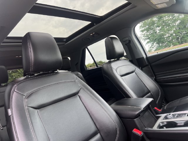 Certified 2023 Ford Explorer XLT w/ Equipment Group 202A AWD/4WD image 37