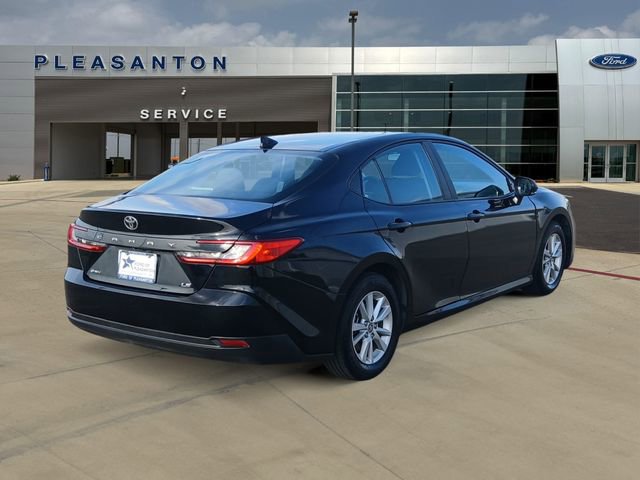 Used 2025 Toyota Camry LE FWD image 5