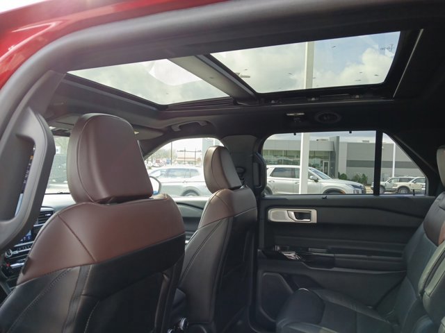Certified 2023 Ford Explorer Platinum w/ Technology Package image 25