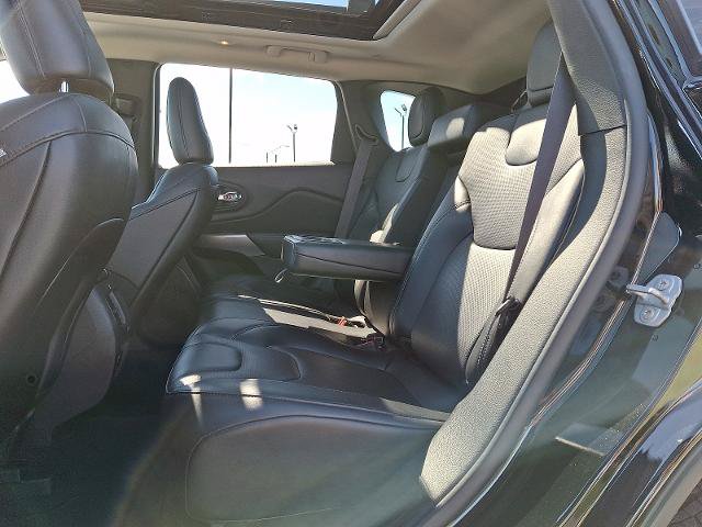 Used 2022 Jeep Cherokee Latitude Lux w/ Sun & Sound Group AWD/4WD image 10