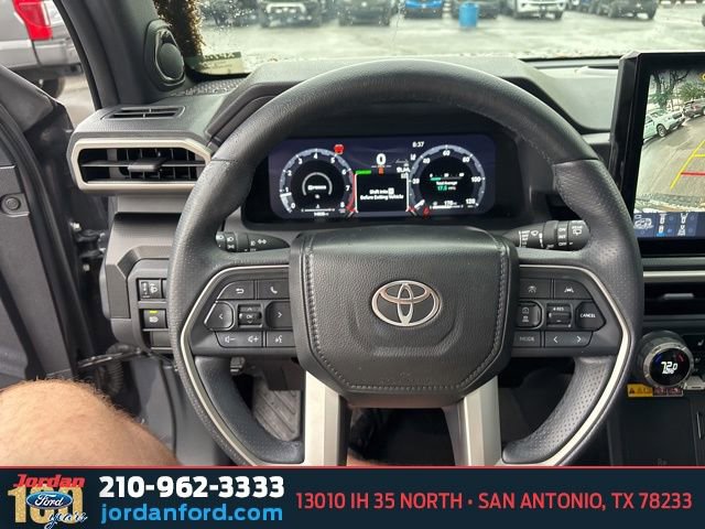 Used 2025 Toyota 4Runner Limited AWD/4WD image 19