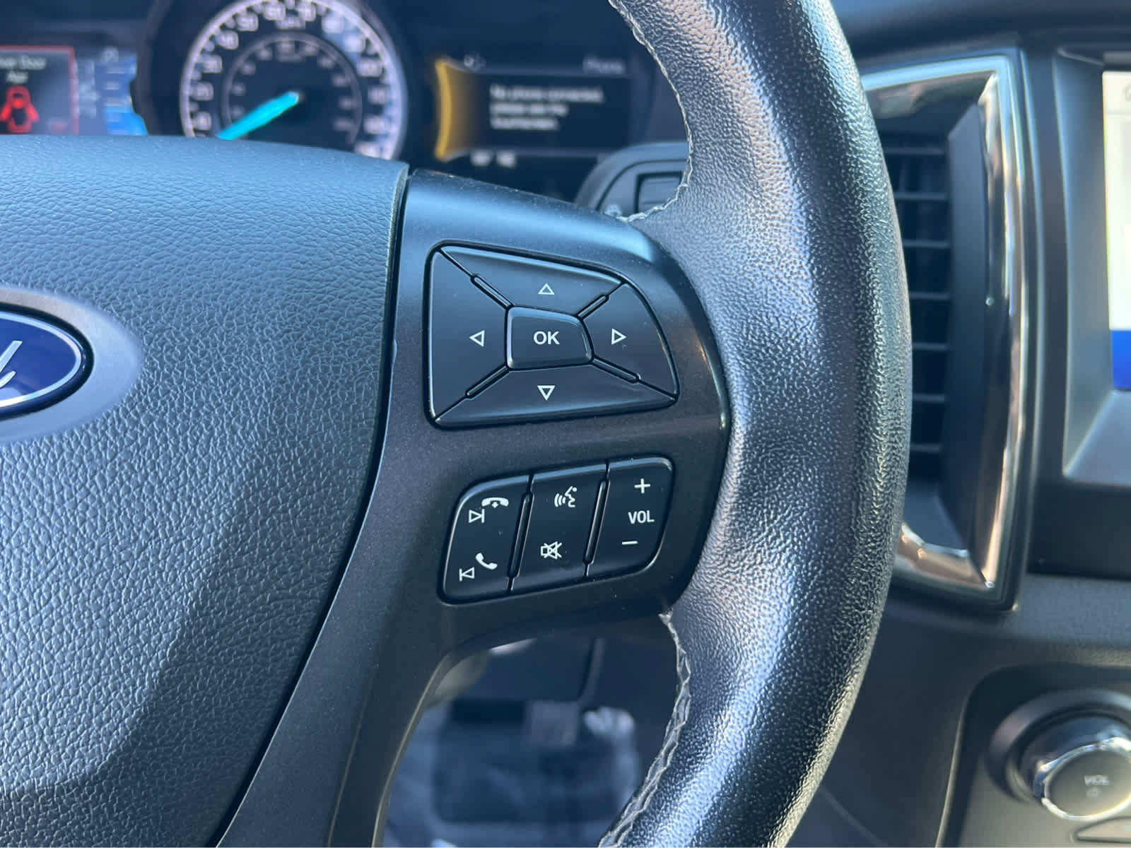 Certified 2023 Ford Ranger Lariat w/ Tremor Off-Road Package AWD/4WD image 29