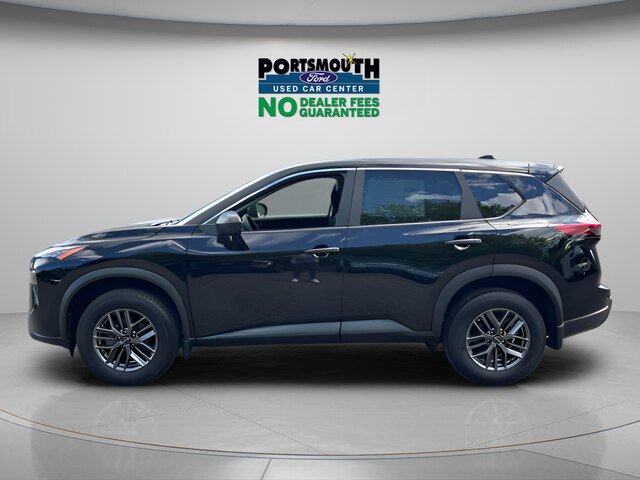 Used 2025 Nissan Rogue S AWD/4WD image 2