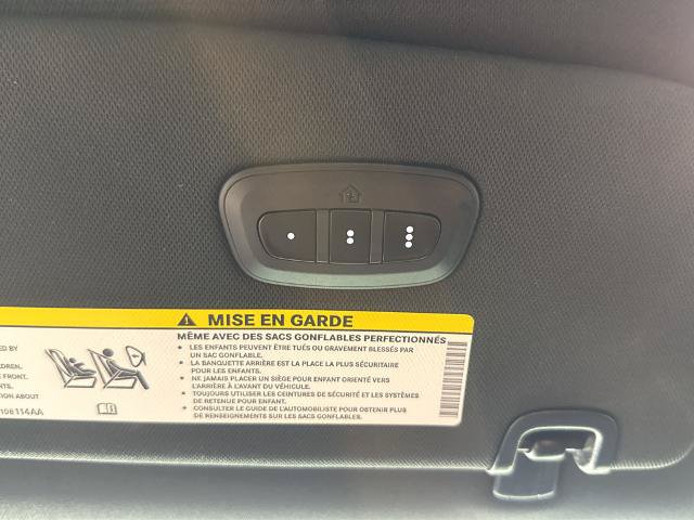 Used 2025 Chrysler Pacifica Limited FWD image 24