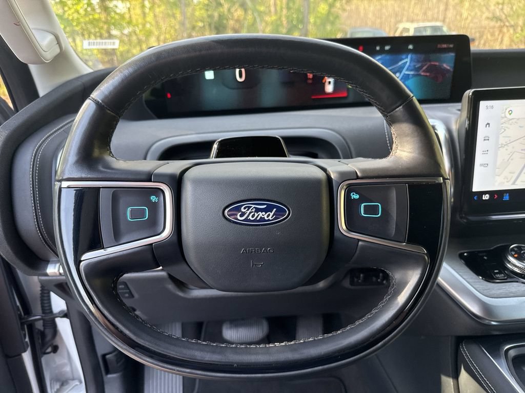 Certified 2025 Ford Expedition Platinum AWD/4WD image 14