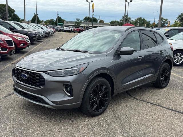Certified 2023 Ford Escape ST-Line Elite AWD/4WD image 2