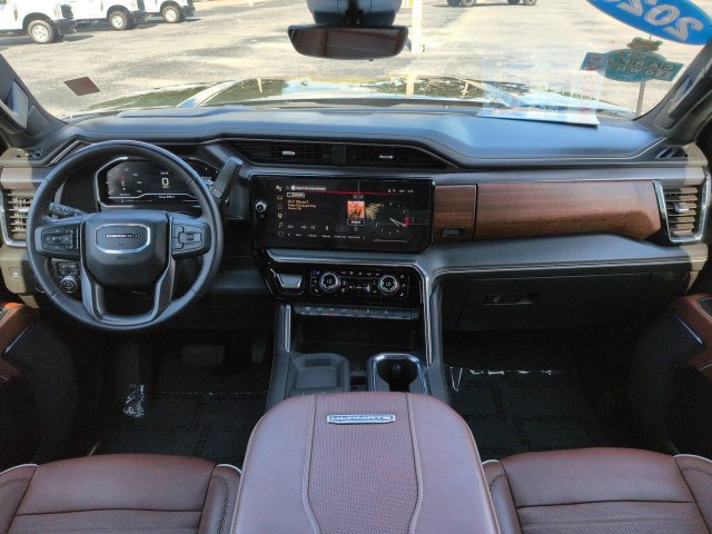 Used 2025 GMC Sierra 2500 Denali Ultimate AWD/4WD image 15