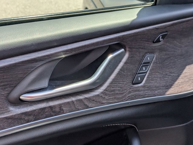 Used 2023 Jeep Grand Cherokee L Overland w/ Luxury Tech Group IV RWD image 15