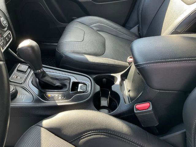 Used 2021 Jeep Cherokee Limited AWD/4WD image 16