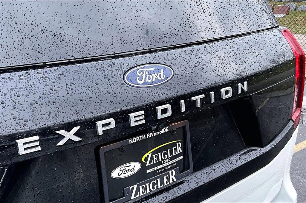 Certified 2025 Ford Expedition Active image 8