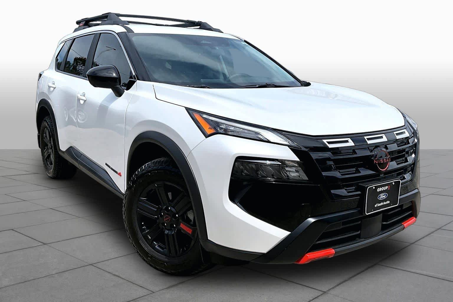 Used 2025 Nissan Rogue SV AWD/4WD image 3