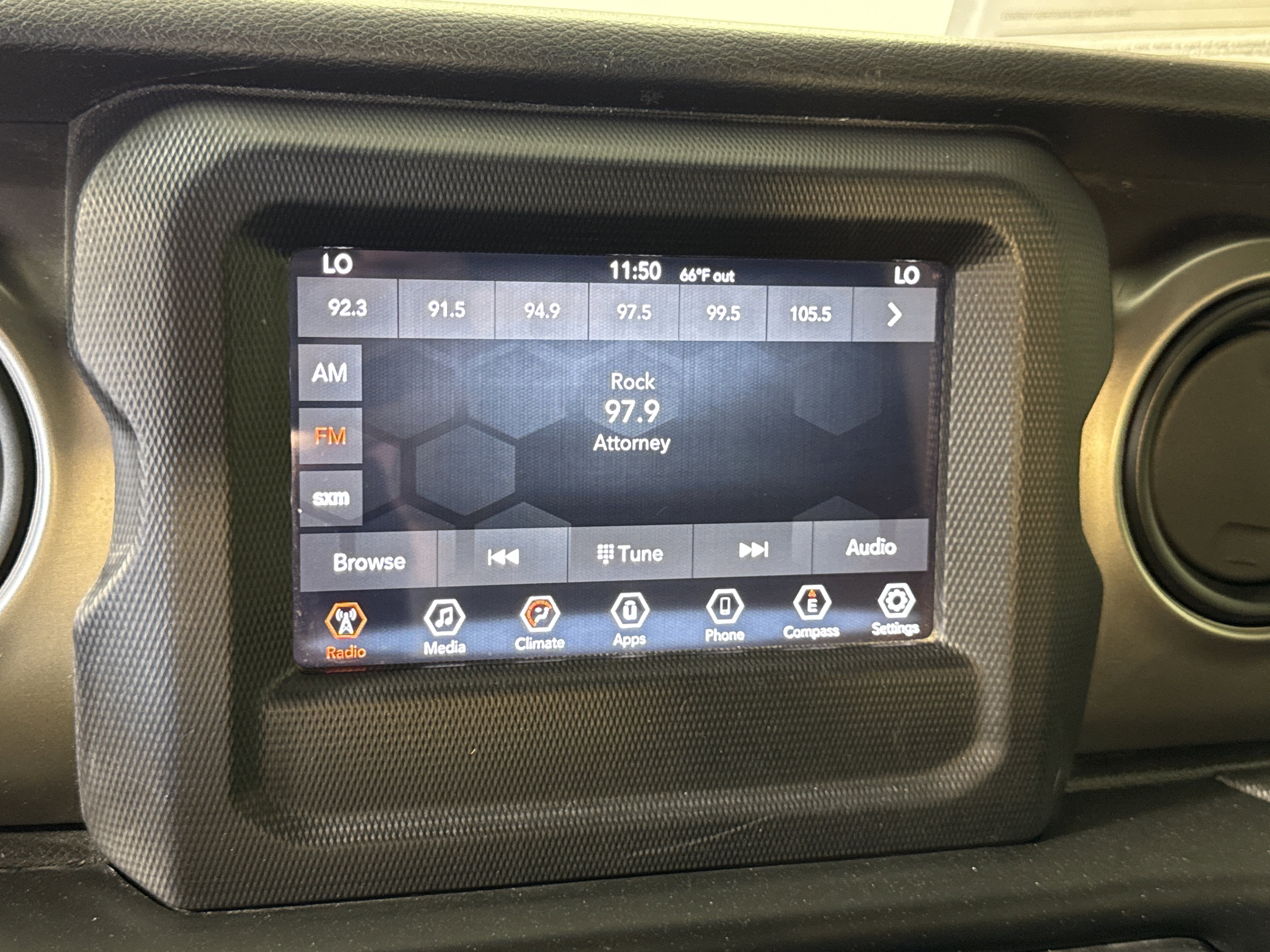 Used 2020 Jeep Gladiator Sport w/ Quick Order Package 24S image 19