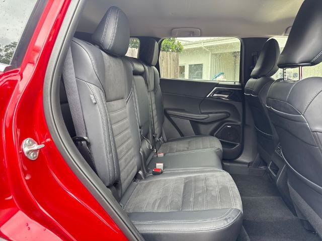 Used 2025 Mitsubishi Outlander SE FWD image 9
