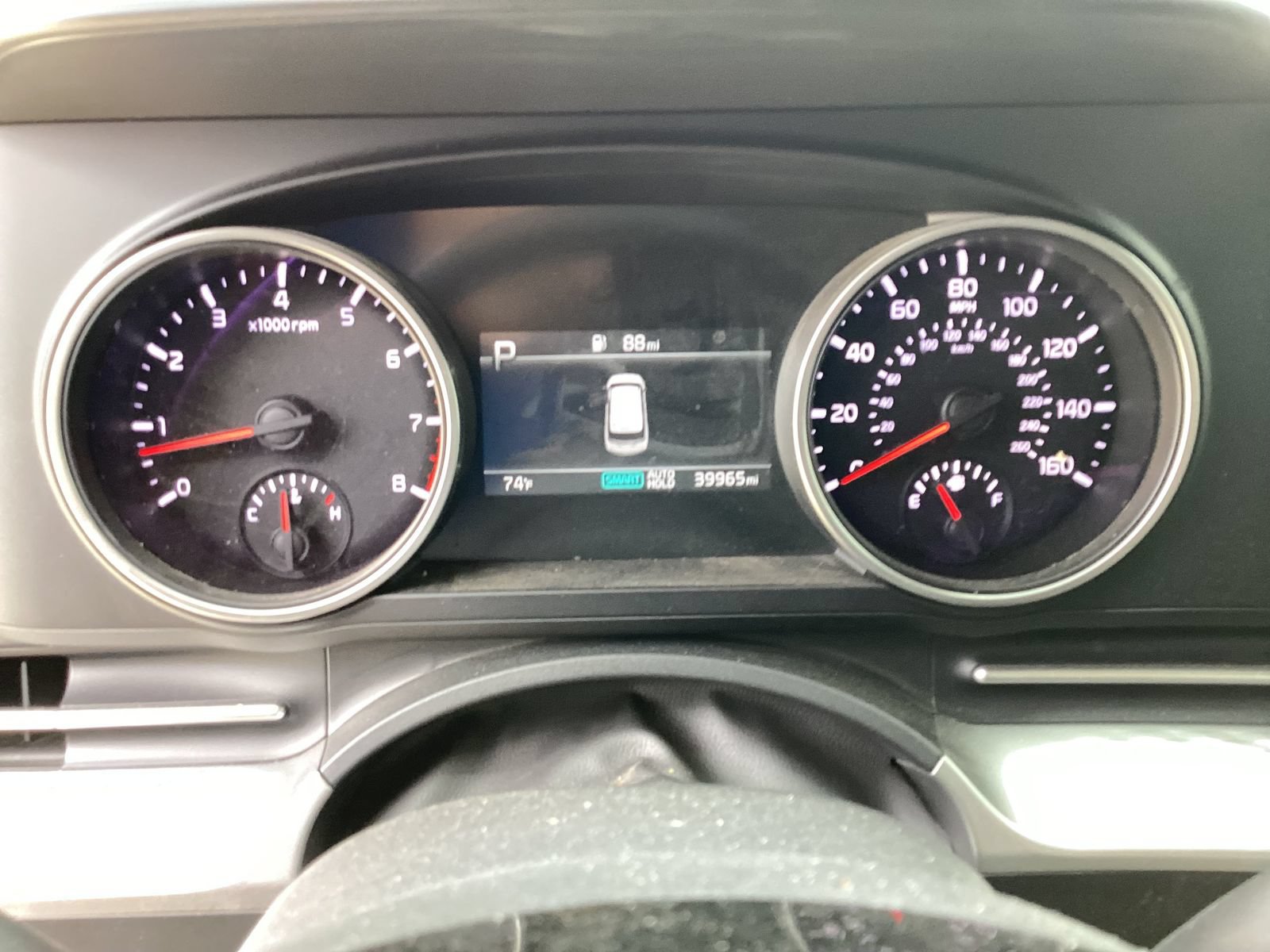 Used 2024 Kia Carnival LX FWD image 7