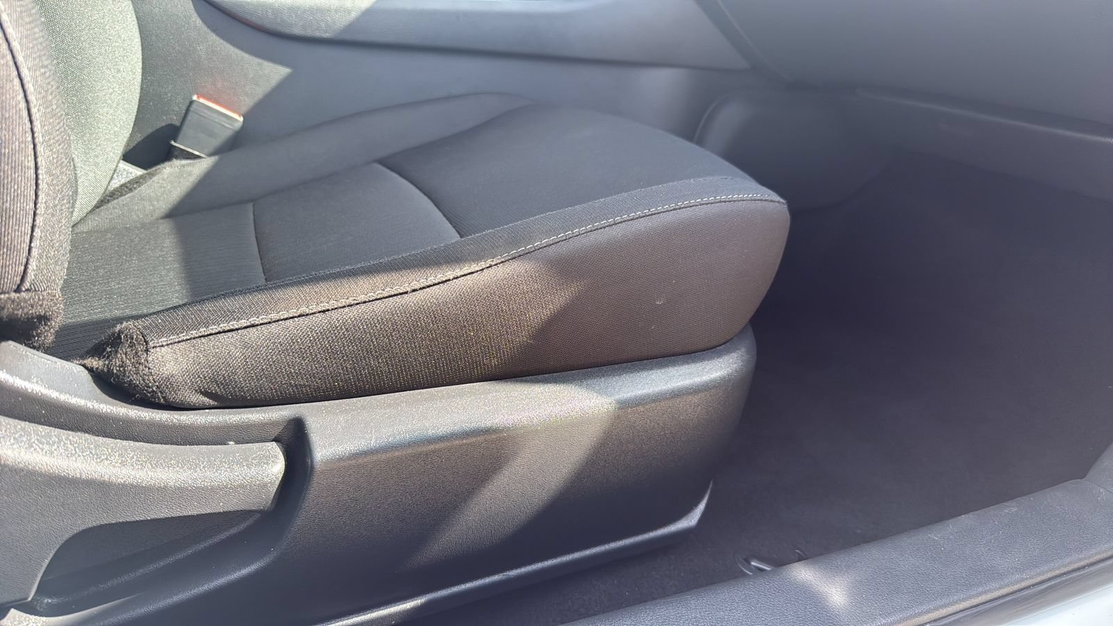 Used 2025 Nissan Sentra SV FWD image 23
