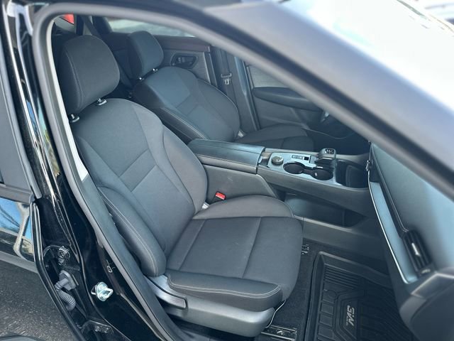 Used 2023 Nissan Rogue S AWD/4WD image 26